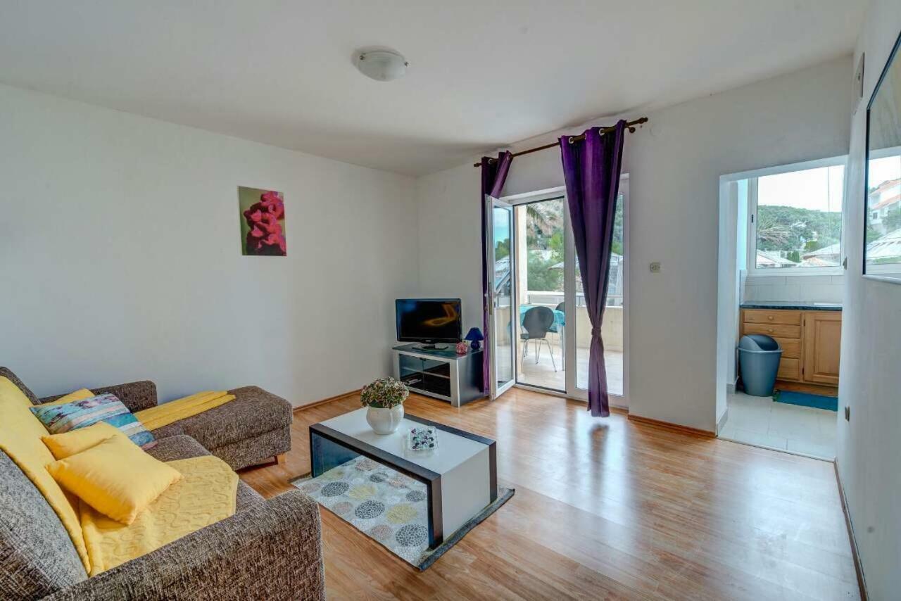 Savar - Ilo Apartment *