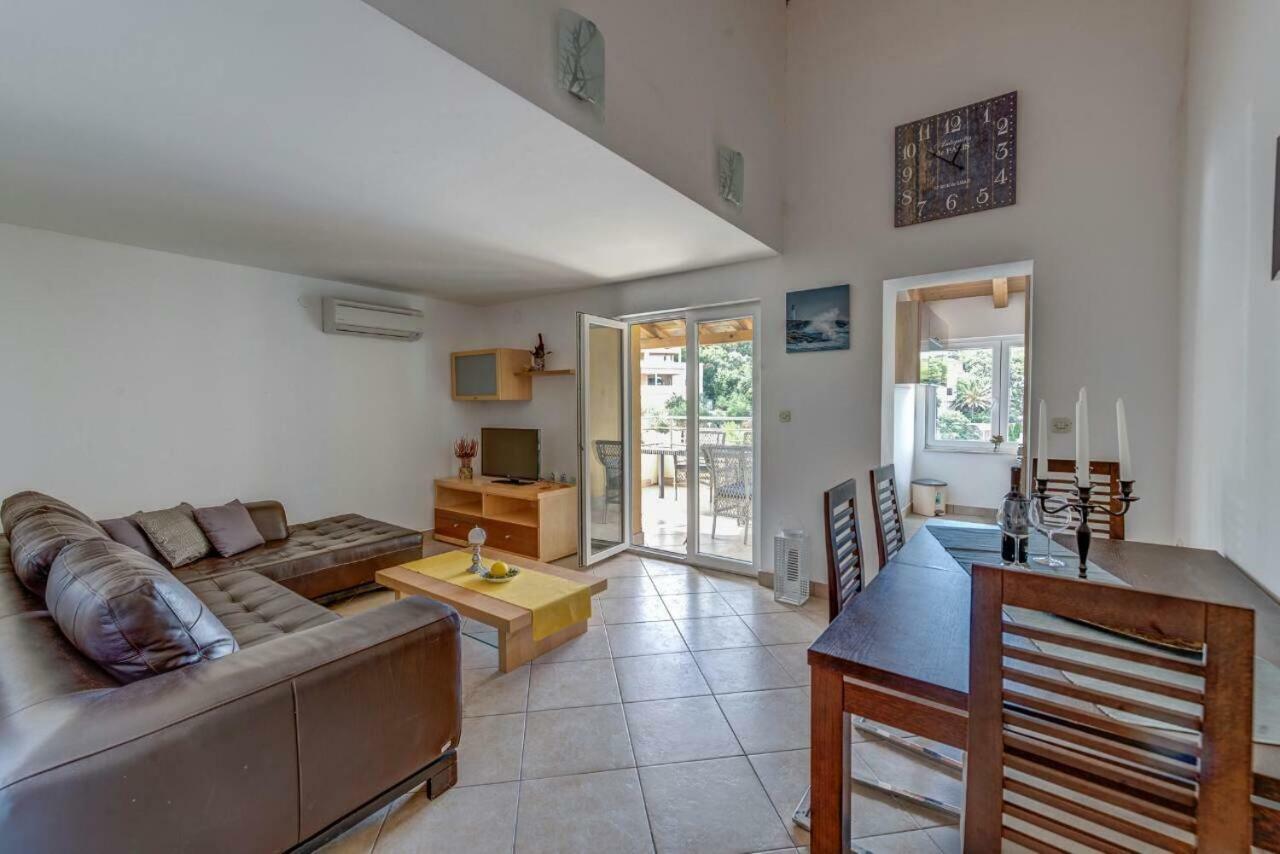 Savar - Ilo Appartement